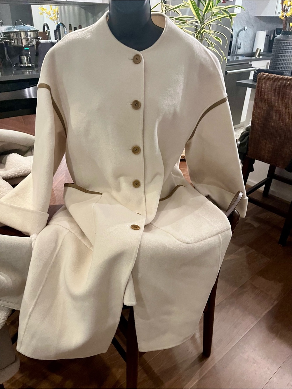 Collarless Wool-Cashmere Coat in White Like New